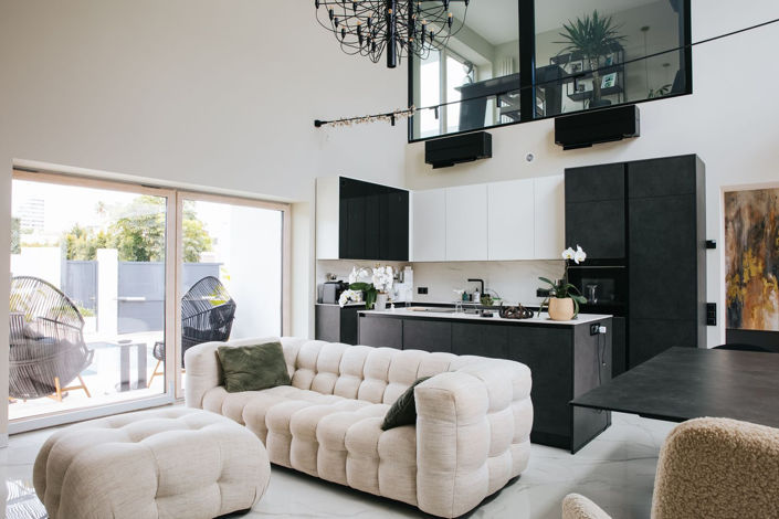 Image No.1-6 Bed Villa for sale