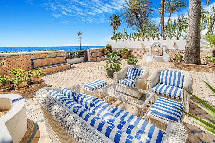 Image No.1-5 Bed Villa for sale