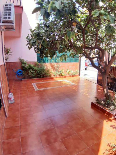 Image No.1-4 Bed Townhouse for sale