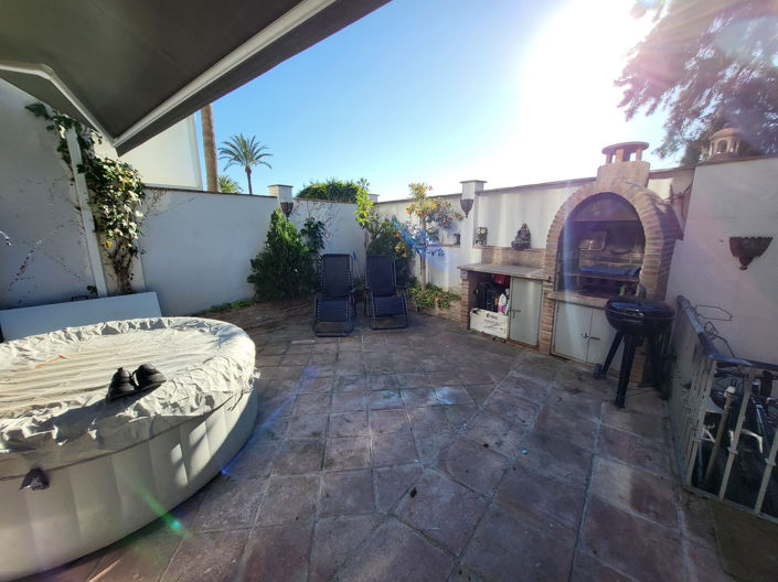 Image No.1-4 Bed Townhouse for sale