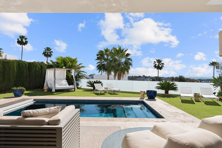 Image No.1-5 Bed Villa for sale