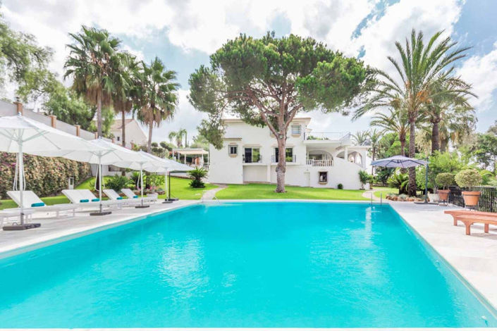Image No.1-6 Bed Villa for sale