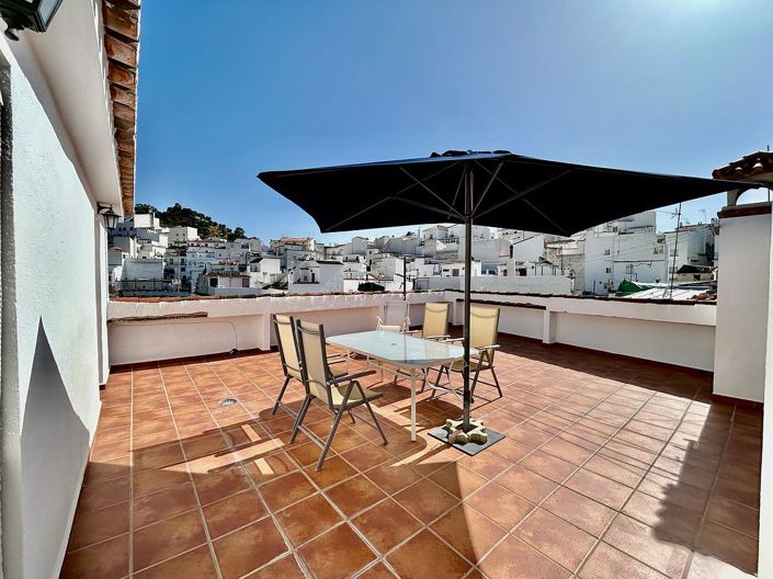 Image No.11-3 Bed Apartment for sale