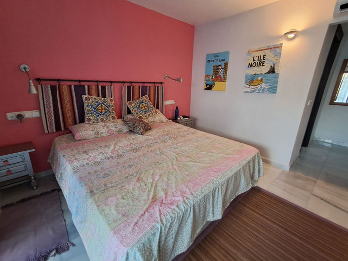 Image No.11-5 Bed Townhouse for sale