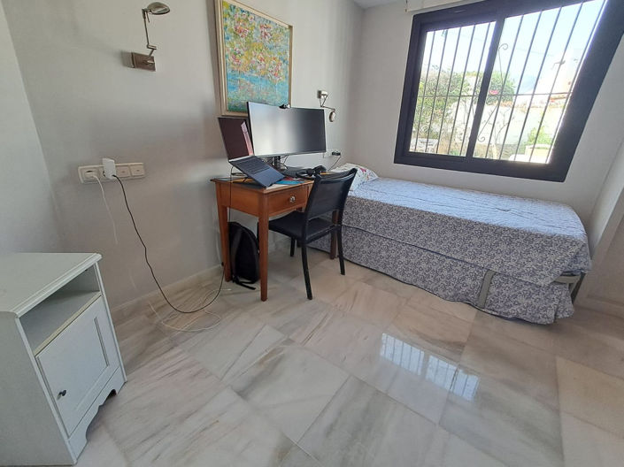 Image No.14-5 Bed Townhouse for sale