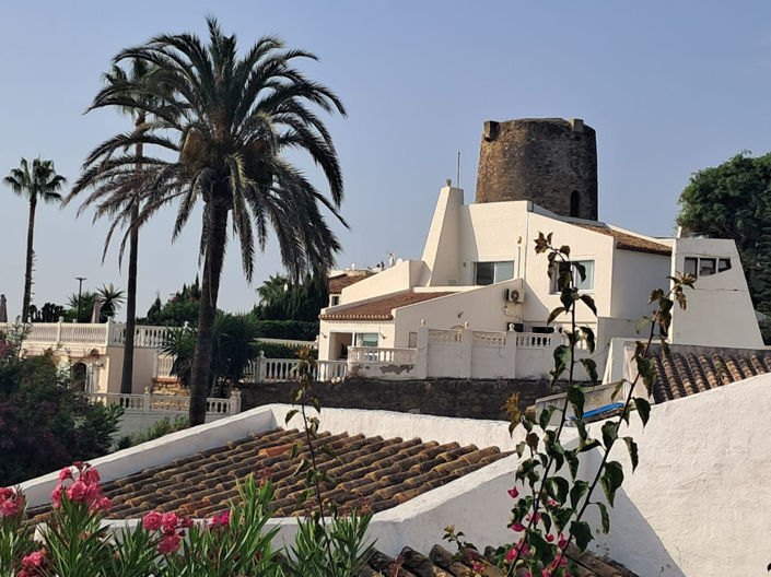 Image No.17-5 Bed Townhouse for sale