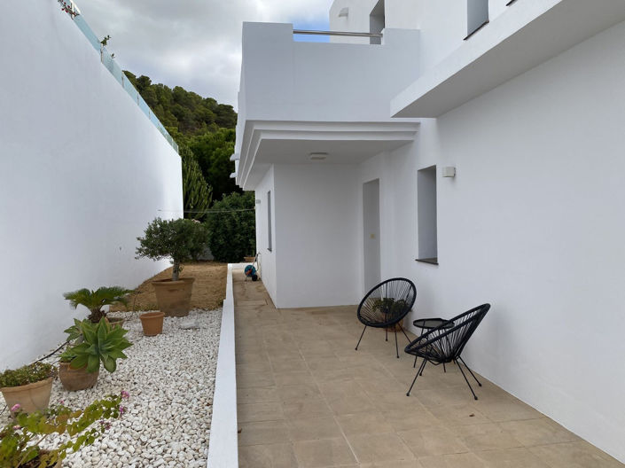 Image No.31-3 Bed Villa for sale