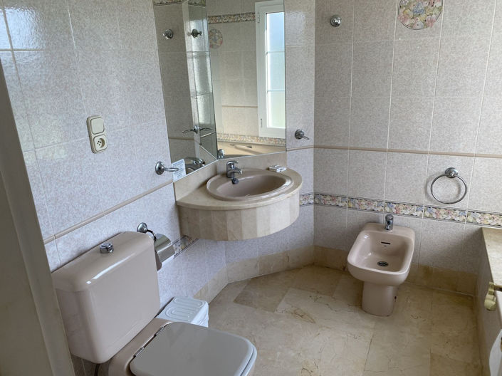 Image No.10-3 Bed Apartment for sale