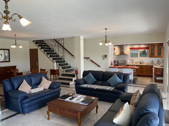 Image No.2-4 Bed Villa for sale