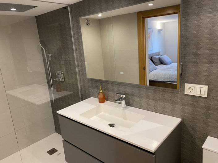 Image No.14-2 Bed Townhouse for sale