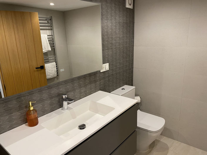 Image No.15-2 Bed Townhouse for sale