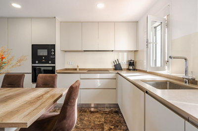 1211la-duquesamalagamiddle-floor-apartment13