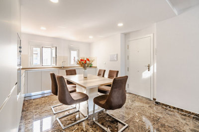 1211la-duquesamalagamiddle-floor-apartment14