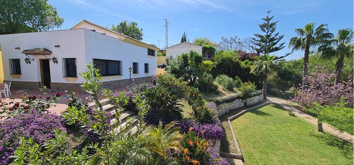 Image No.1-4 Bed Property for sale