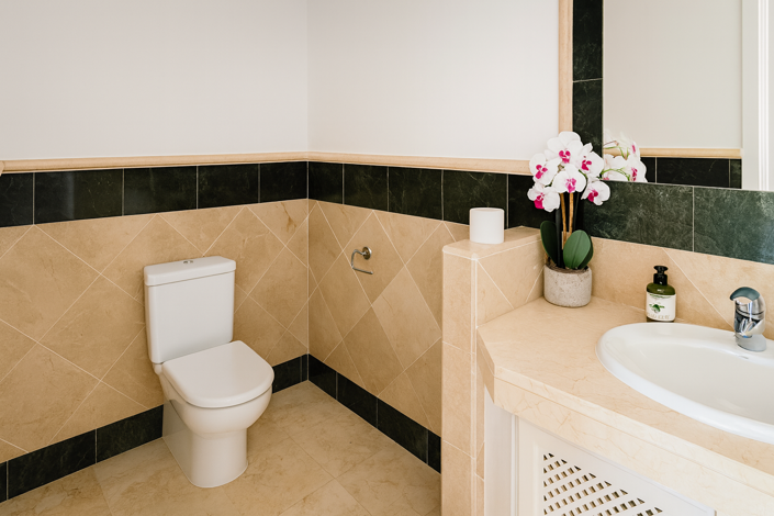 Image No.19-2 Bed Property for sale