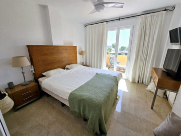 09m274277la-duquesamalagaground-floor-apartme