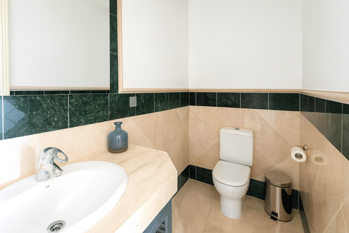 Image No.7-2 Bed Property for sale