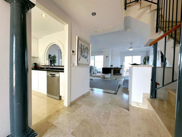 m274285la-duquesamalagatownhouse11