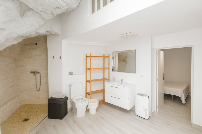 Image No.2-2 Bed Property for sale