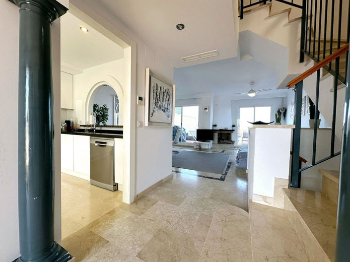 Image No.4-3 Bed Property for sale