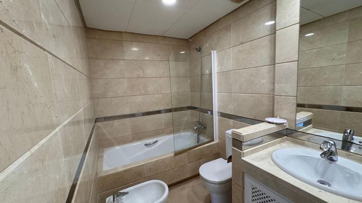 Image No.19-3 Bed Property for sale