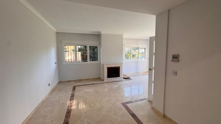 Image No.8-3 Bed Property for sale