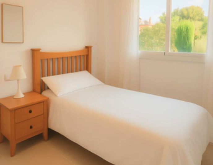 Image No.10-2 Bed Property for sale