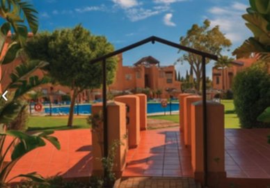 4-498bdfab4a7fcf25df40c2176acd63a0