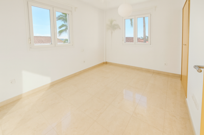 rs10057la-duquesamalagadetached-villa10