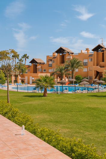 Image No.10-2 Bed Property for sale