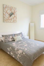 Serene-Daylight-Bedroom-with-Botanicals