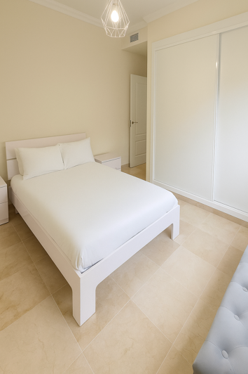 Image No.18-3 Bed Property for sale