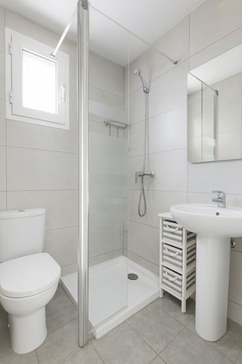 Image No.7-2 Bed Property for sale