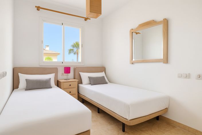 Image No.8-2 Bed Property for sale