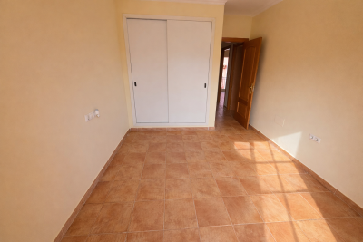 Bright--warm-room-with-terracotta-floors