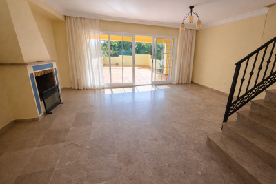 Spacious-living-room-with-patio-view