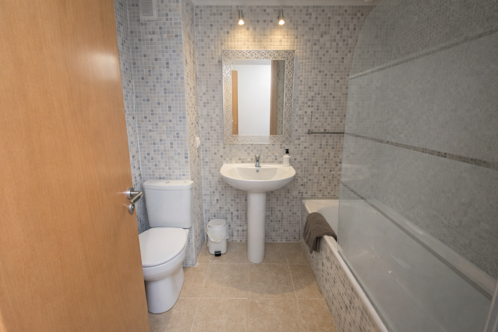 Image No.10-2 Bed Property for sale