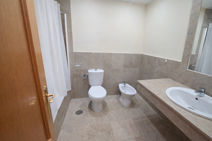 Image No.16-4 Bed Property for sale