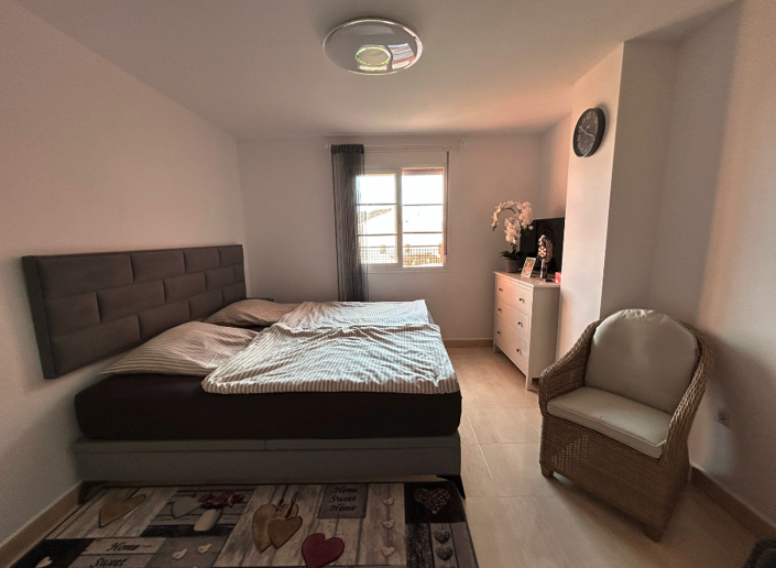 Image No.25-3 Bed Property for sale