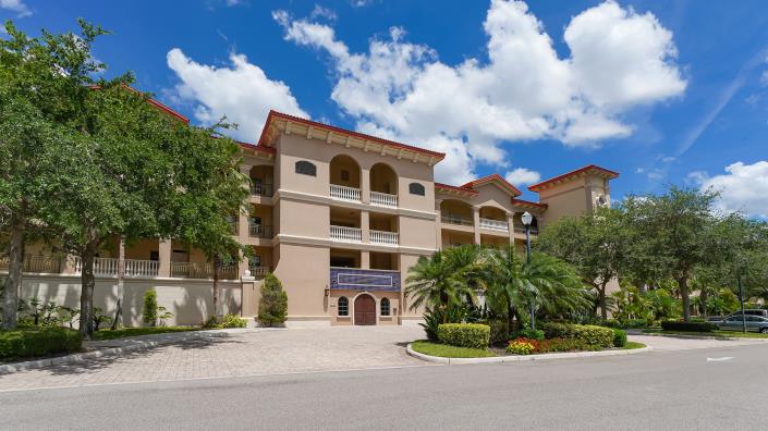 Image No.3-3 Bed Condo for sale