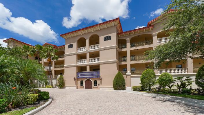 Image No.4-3 Bed Condo for sale