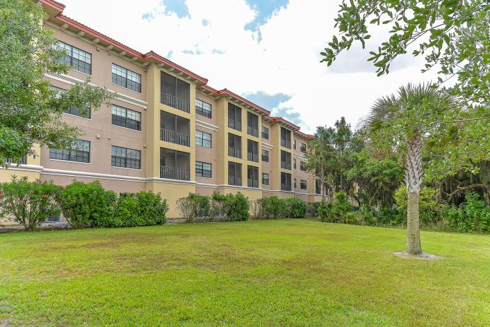 Image No.49-3 Bed Condo for sale