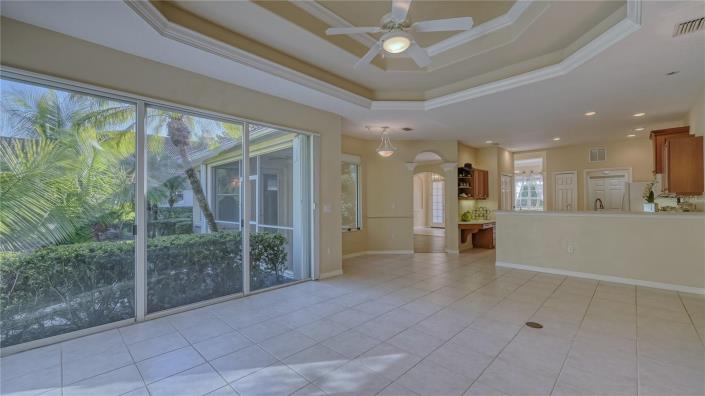 Image No.3-4 Bed House for sale