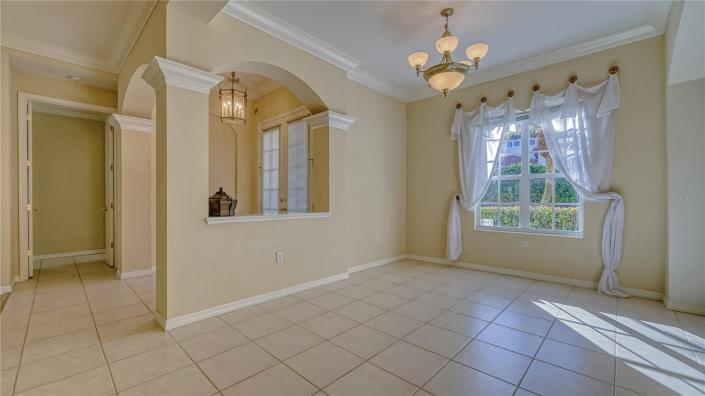 Image No.12-4 Bed House for sale