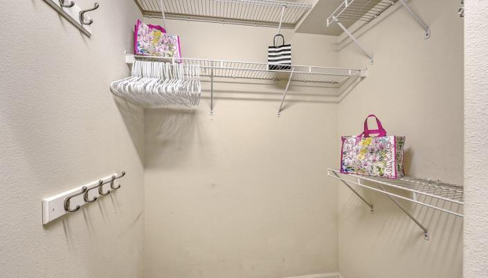 Image No.24-3 Bed House for sale