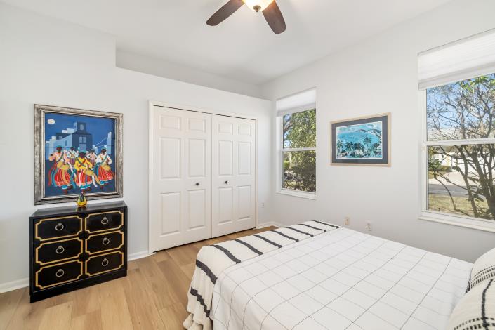 Image No.15-4 Bed House for sale