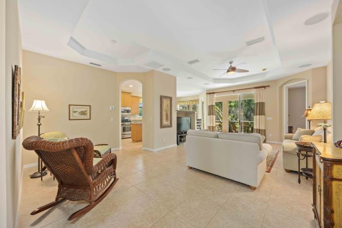 Image No.11-2 Bed House for sale