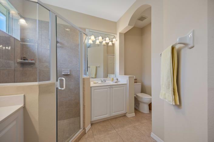 Image No.41-2 Bed House for sale