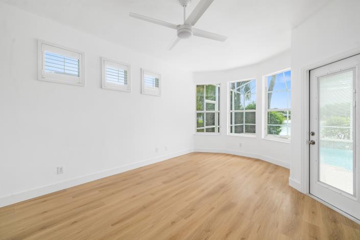 Image No.42-4 Bed House for sale