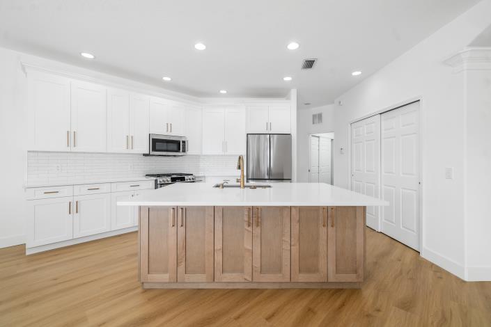 Image No.48-4 Bed House for sale